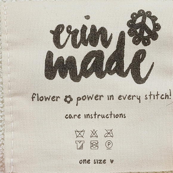 Erin Made Women's Vintage Inspired Knitted Petal Pullover - OS - Picture 8 of 8